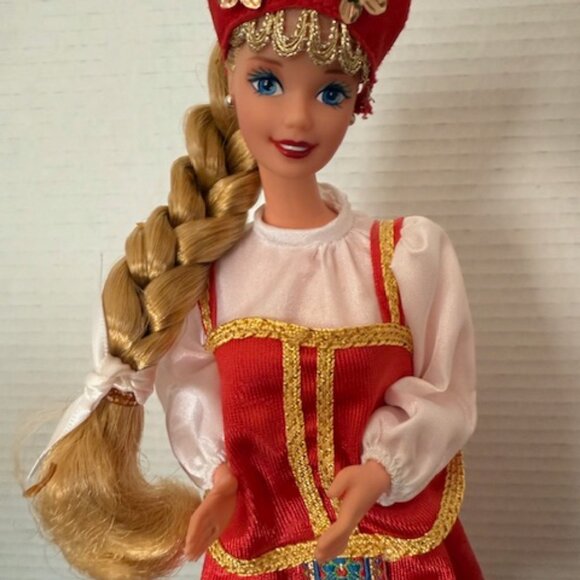 Dolls of the World Russian Barbie #16500 - Vintage 1996 - Picture 2 of 7